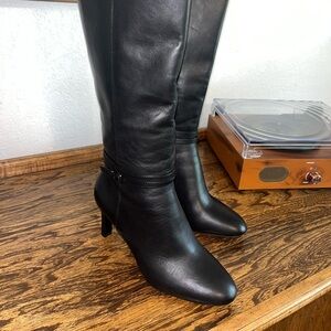 Pre-Owned Antonio Melani Boots in Black Size 8M